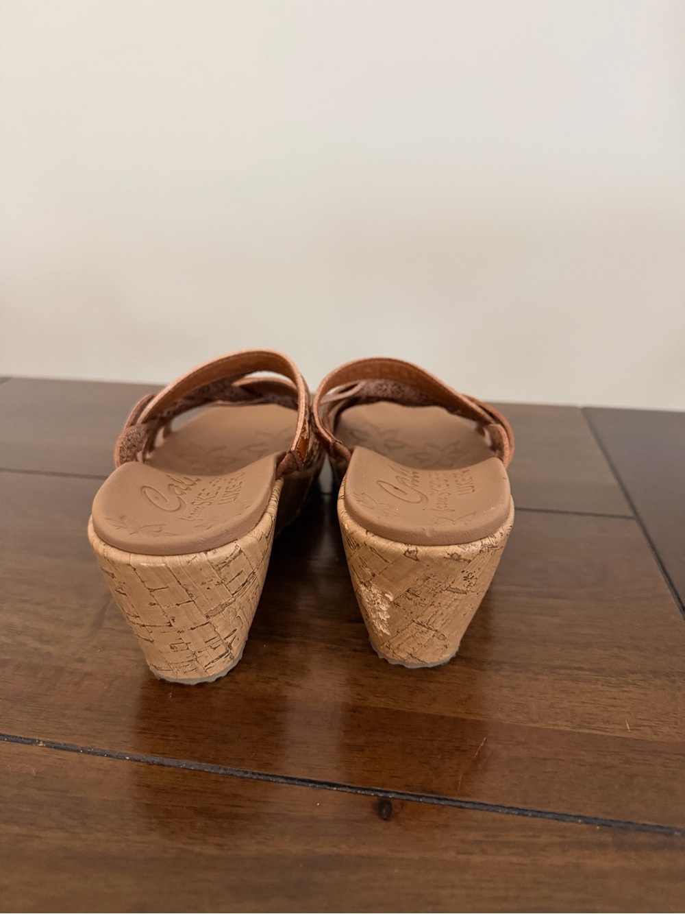 Women’s Skechers Luxe Foam Tan Leather Wedge Sandals - Sz 8. Worn twice. - Picture 3 of 5